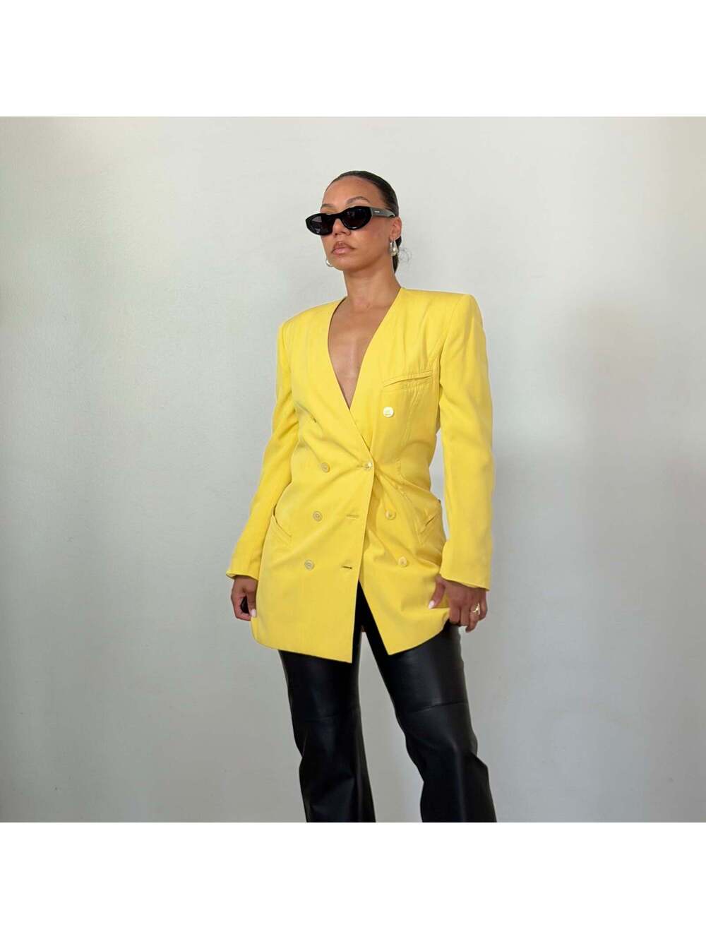 Escada - Picture 9 of 9